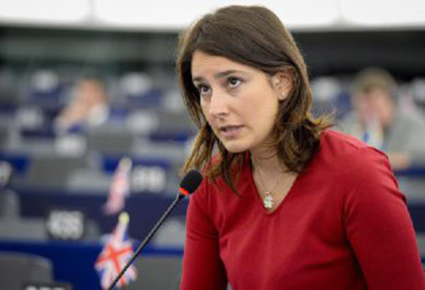 Lavoro, Ferrara (M5s): “Regolarizzare situazione vigili del fuoco precari” 