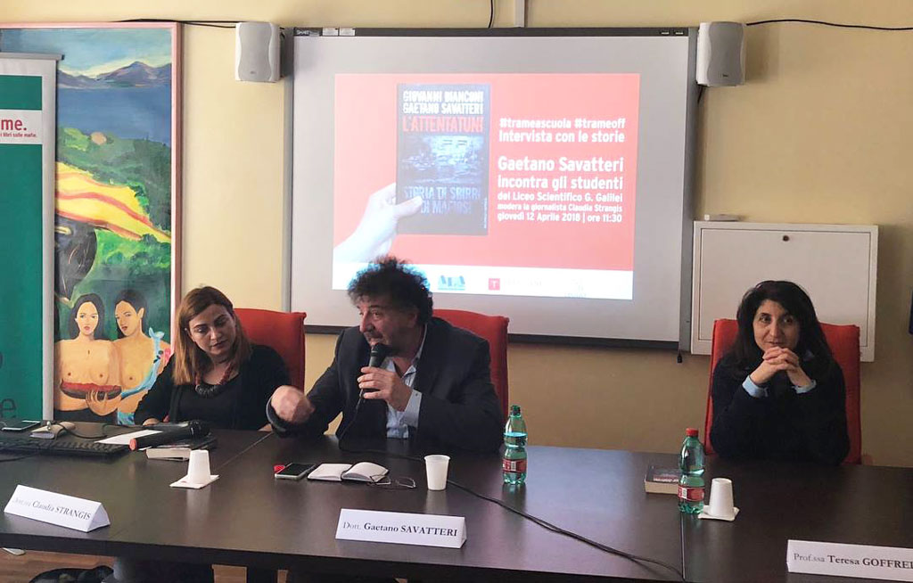 Lamezia, Savatteri intervistato dagli studenti per #Trameoff: "L'attentatuni, non un libro di mafia ma il racconto di un’indagine"