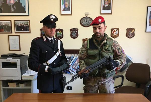 Rinvenuto kalashnikov nelle campagne reggine