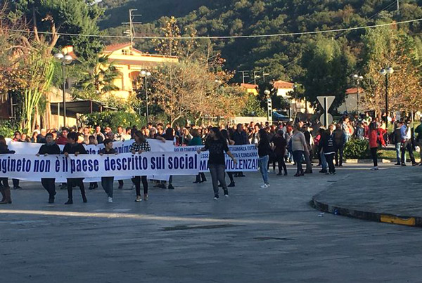 Manifestazione per uccisione cane a Sangineto, fine indagini per 21 persone