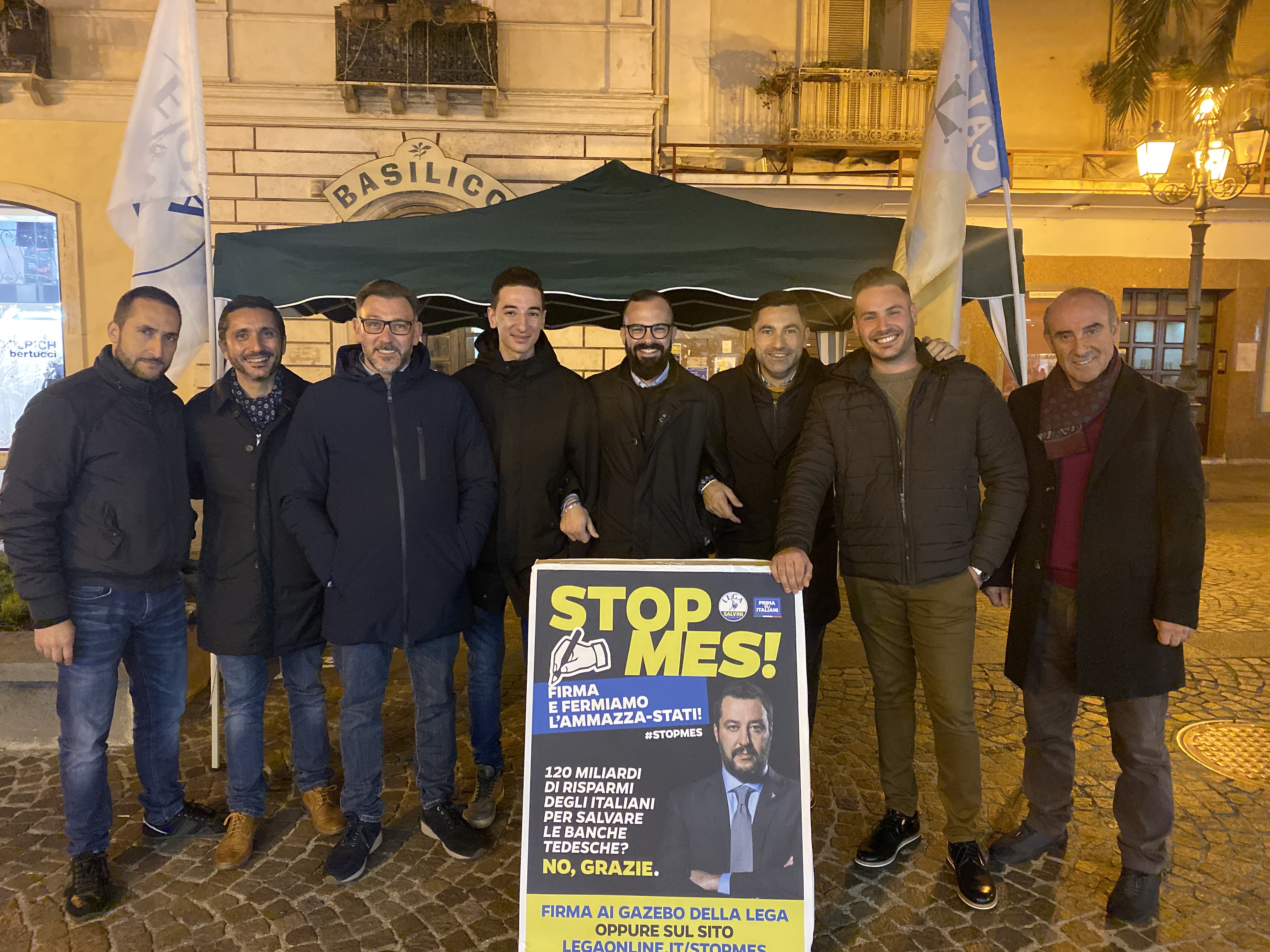 Lega Lamezia, raccolte firme contro il fondo salva Stati al gazebo su corso Nicotera 