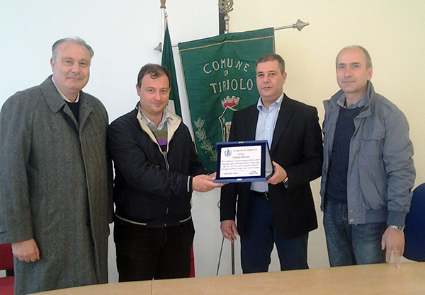 Calabria: Targa del comune di Tiriolo al direttore Gabriele Mascaro
