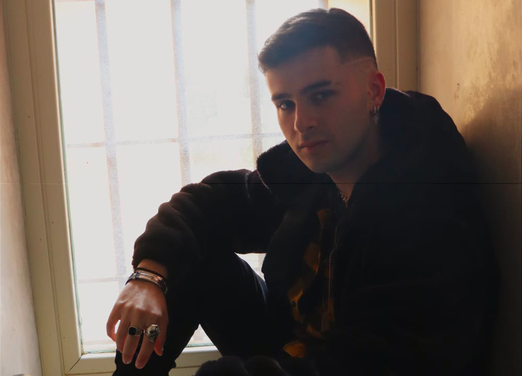 È uscito "Siamo solo un attimo" il nuovo inedito del giovane cantante lametino Fragile