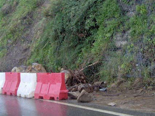 Calabria: Frana su SS 18 a Bagnara colpisce auto ma senza gravi conseguenze