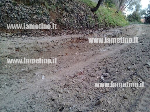 frana-via-madonna-della-spina-feb-2013-bis.jpg