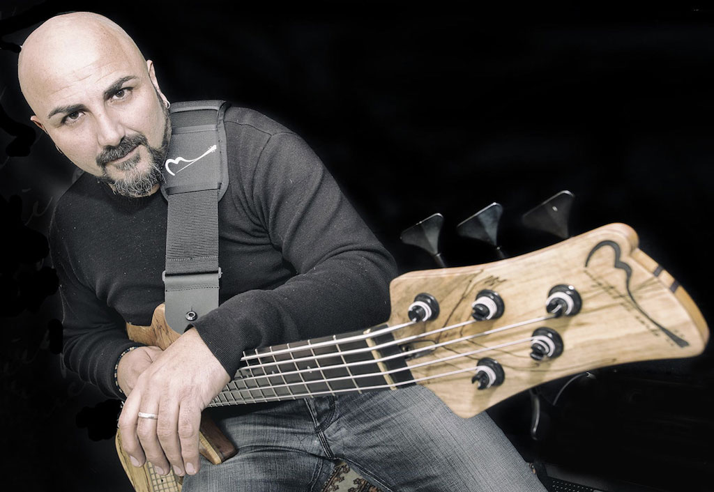 Il bassista calabrese Frank Marino al London Bass Guitar Show il 4 e 5 marzo