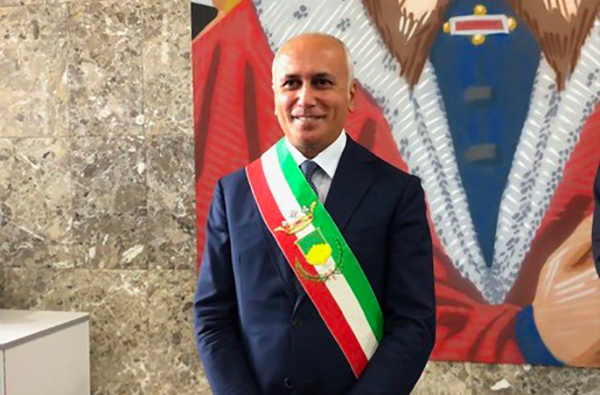 Franz Caruso proclamato sindaco di Cosenza: "Inizia percorso in discontinuità rispetto al passato"