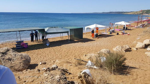 Rimosse "freschiere" su litorale crotonese, intervento del Comune con Guardia costiera e carabinieri