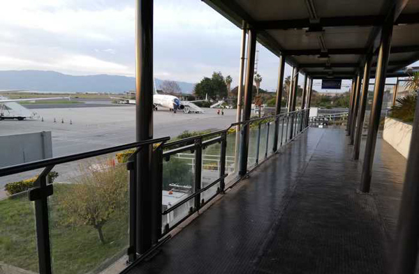 Fumo avvolge torre controllo Reggio Calabria, volo dirottato a Lamezia