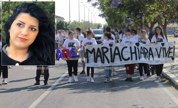 funerale-mariachiara_af5b5_e1dfa_0919c.jpg