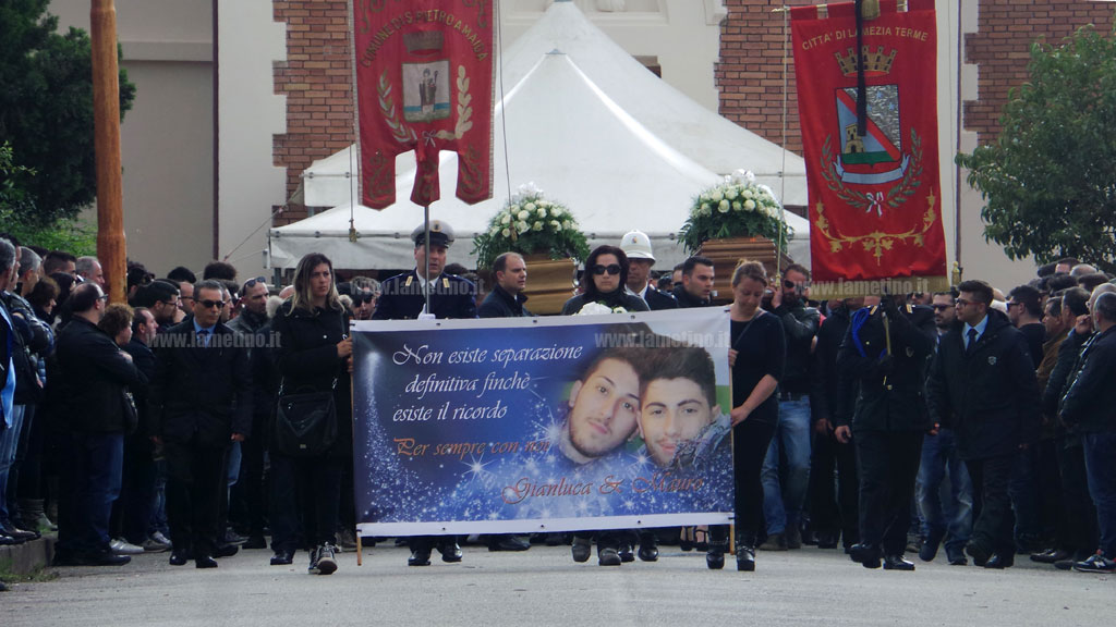 Lamezia, l’ultimo saluto a Gianluca e Mauro 