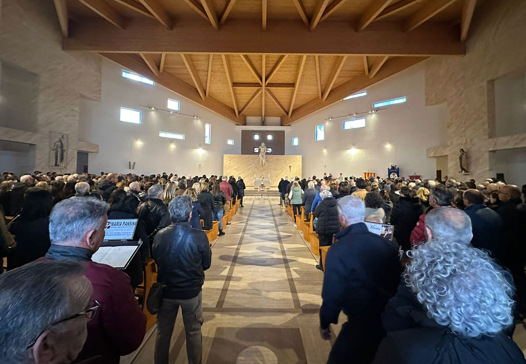 funerali-maria-pansinia8b1fa_f61a0.jpg