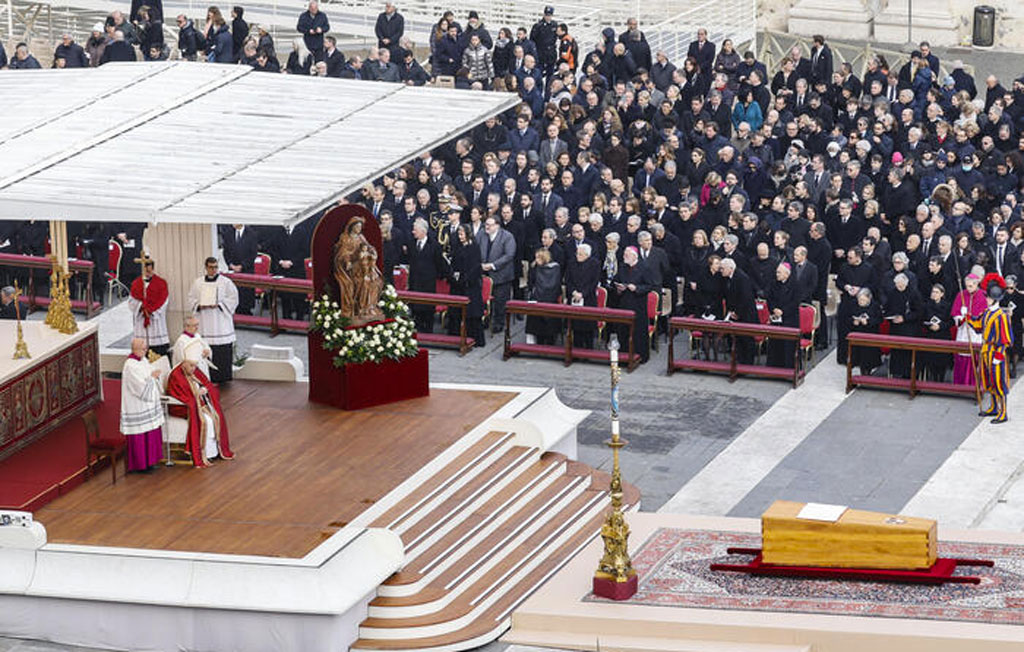 funerali-papac2f6_7c7c1.jpg