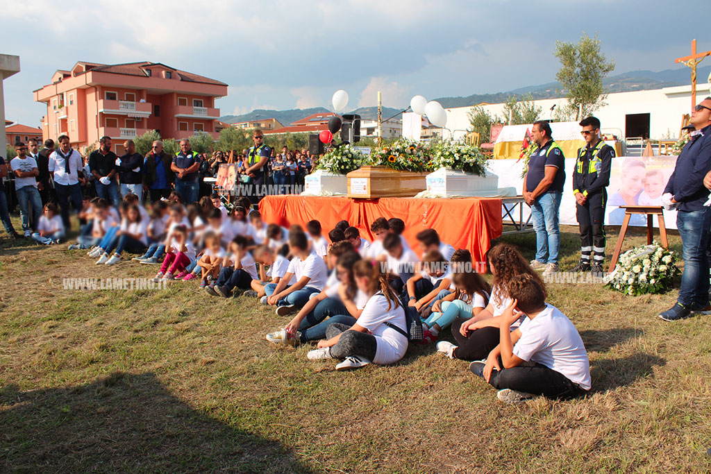 funerali-stefania-e-figli_IMG_8064.jpg