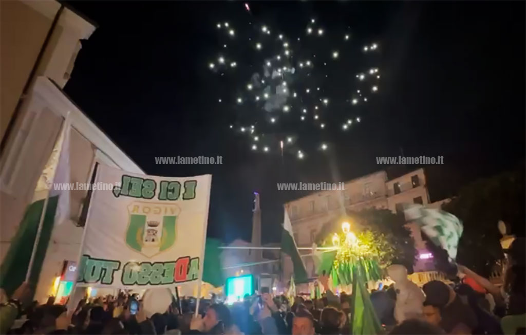Vigor Lamezia, serata di grande festa per la promozione in serie D. La movida si colora di biancoverde - Video