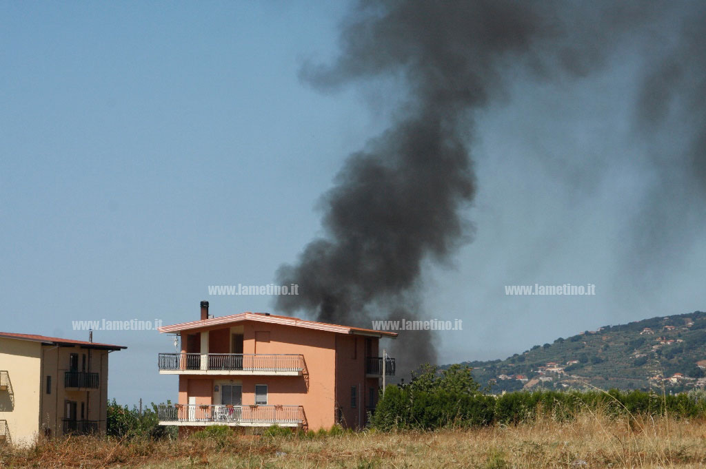 fuoco-zingari-lamezia-3.jpg