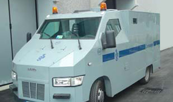 Calabria: Assalto a furgone portavalori, ferito uno dei banditi