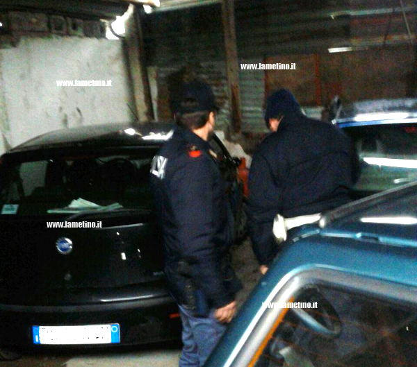 Lamezia: controlli a Scordovillo, ritrovate 5 auto rubate e una borsa