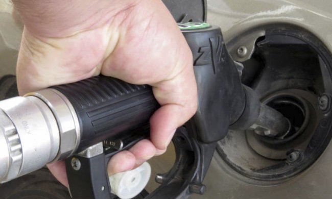 Truffa e furto di carburante, 8 denunce a Crotone
