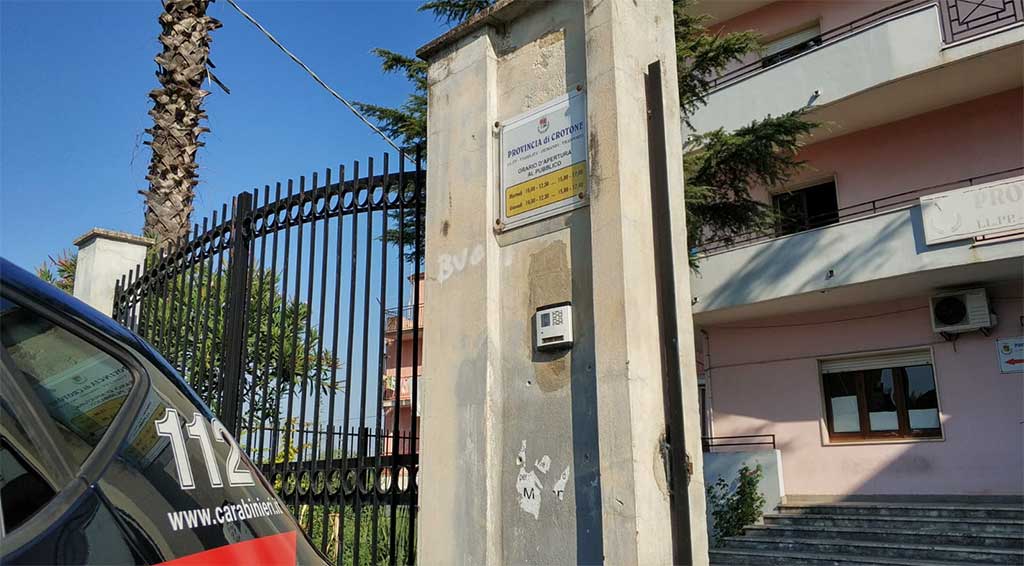 Furto in ufficio Regione a Crotone, indagini in corso 
