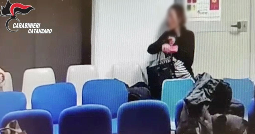 Lamezia: ruba carta di credito e contanti in ospedale, ai domiciliari 35enne - VIDEO