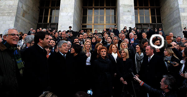 Lamezia: Anche il deputato lametino Pdl Giuseppe Galati alla manfestazione davanti tribunale Milano