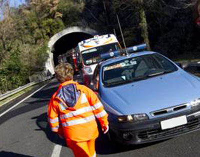 Calabria: Incidenti stradali, un morto ed un ferito in galleria A3