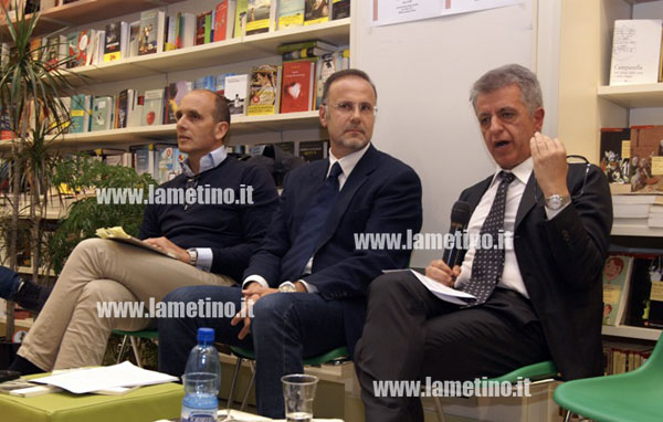Lamezia: "Un cuore di seta e altri racconti", il libro di Kino Kalisti presentato in libreria