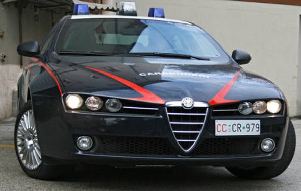 Entra armato in casa di una donna nel vibonese per rubare pochi euro