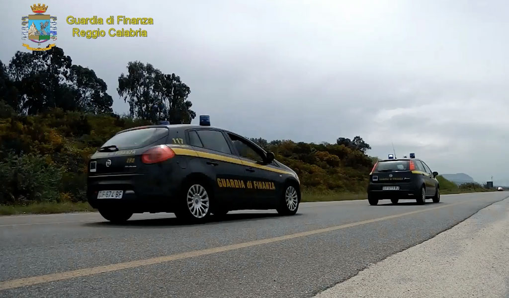 Falso invalido sorpreso al mercato e a coltivare terreni, denunciato a Locri