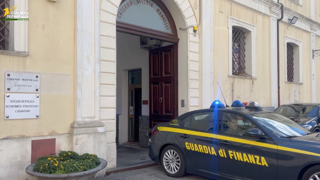 Crediti d'imposta fittizi nel settore edilizio, sequestri per oltre 3,2 milioni: l'indagine della Gdf di Catanzaro