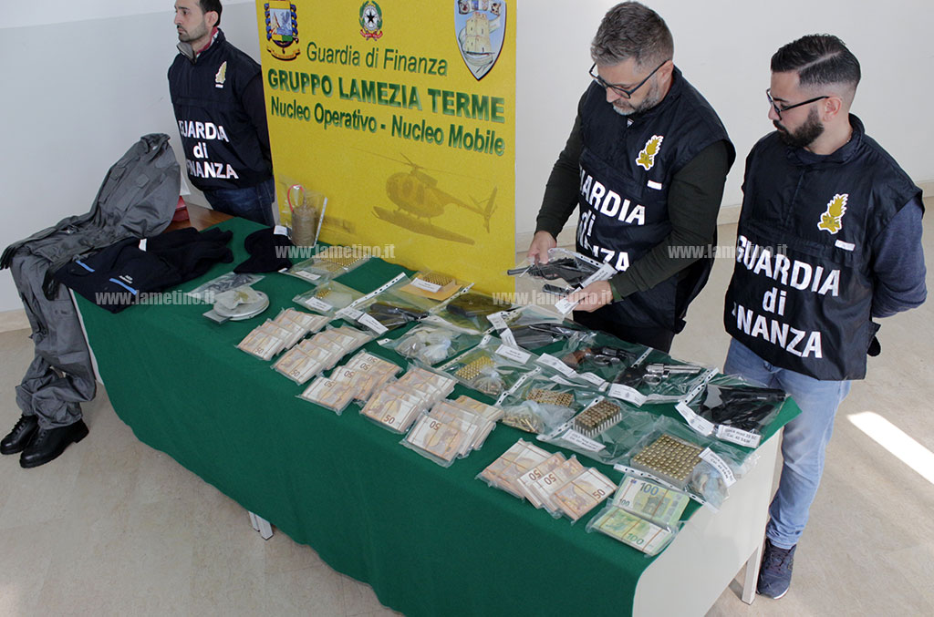 gdf-2019-materiale-sequestrato-20191.jpg