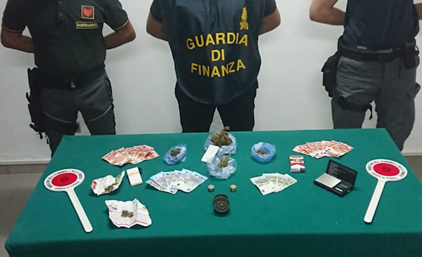 Operazione "San Domenico": spaccio davanti oratorio a Crotone, Gdf arresta 31enne  