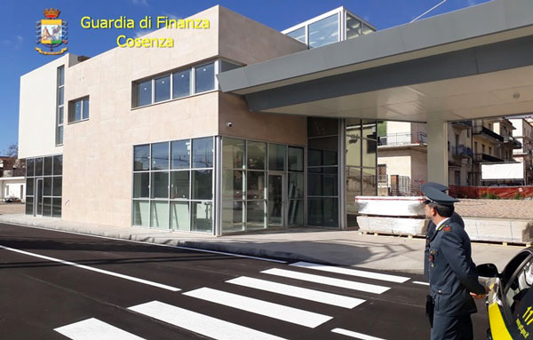 Appalti, sequestrata autostazione a Trebisacce: 7 indagati