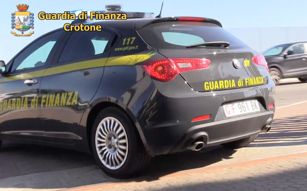 Covid, percepisce indebitamente contributo a fondo perduto per imprese in difficoltà: denunciato imprenditore a Crotone