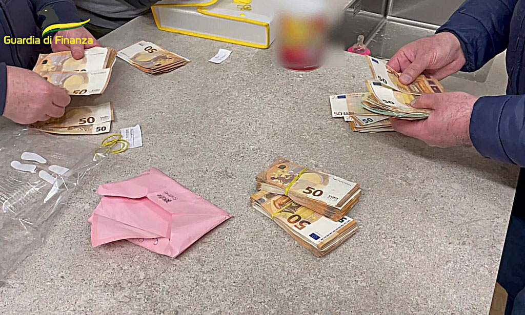 Frodi fiscali con false fatture, sequestro di 8.2 milioni beni e 28 società: indagati anche in Calabria