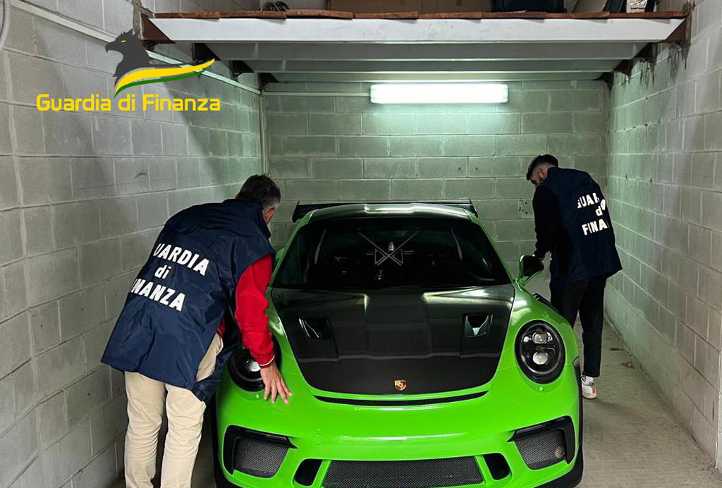 Riciclavano proventi criminalità organizzata in attività commerciali, tra arrestati in indagine Gdf Bologna anche un imprenditore calabrese