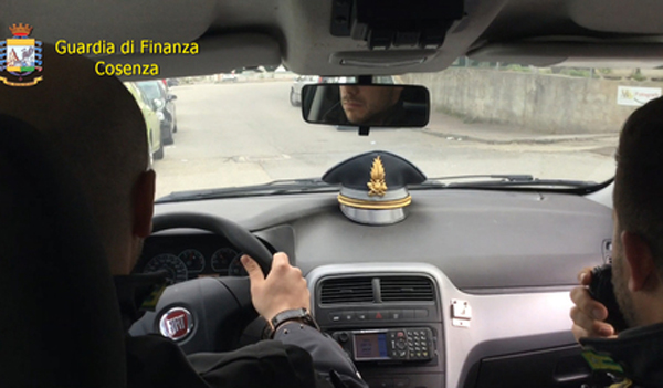 Falsifica testamento per ottenere eredità, sequestrati beni a Castrovillari