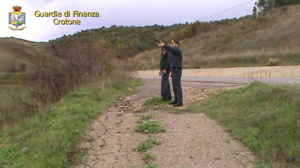 gdf-crotone-falsi-braccianti-2014-1.jpg