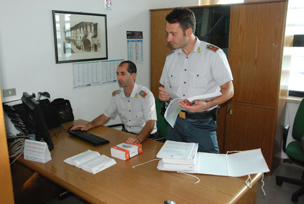 Calabria: Fatture false per indebito rimborso Iva, sequestro
