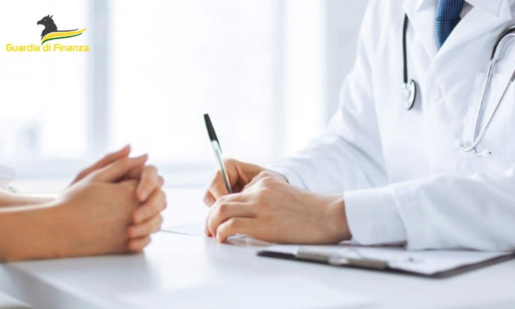 Consulenze private  in orario di servizio, dirigente medico denunciato per peculato a Cosenza