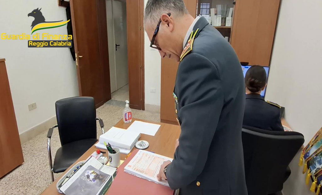 Scoperta truffa ai danni dell’Agenzia delle Entrate, 3 arresti e sequestro di oltre 700 mila euro nel Reggino