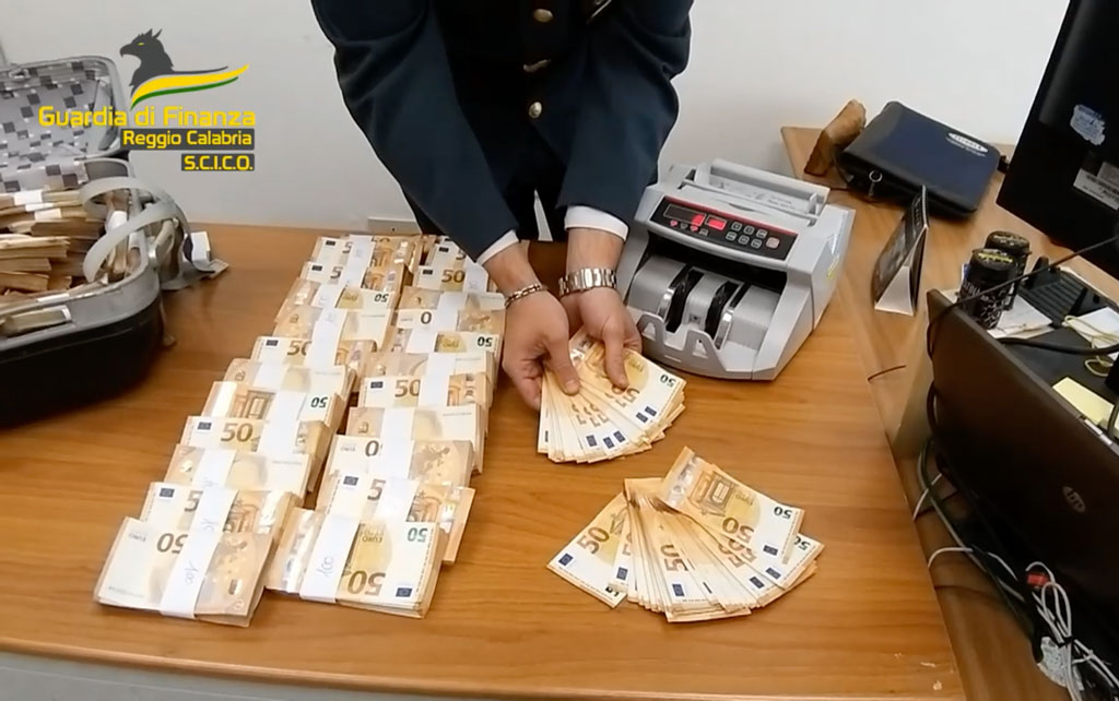 'Ndrangheta nel commercio di prodotti petroliferi, beni per 80 milioni sequestrati a 3 imprenditori reggini - Video