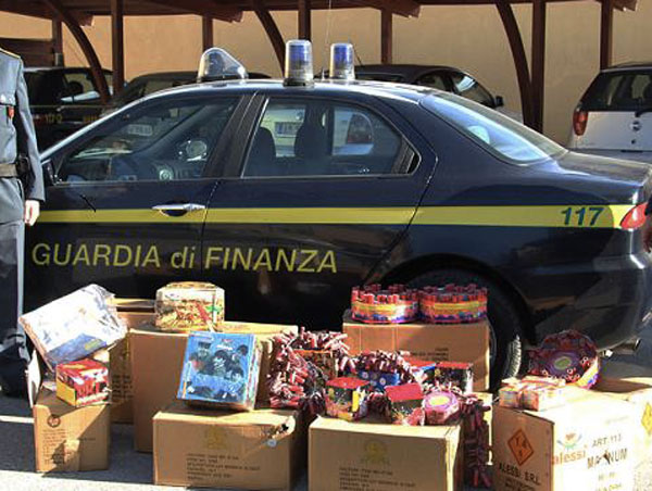 Lamezia: Maxi sequestro di botti di fine anno