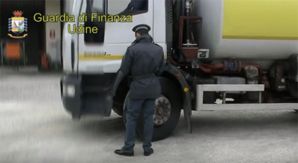 Contrabbando gasolio da Nord Europa: 133 denunce e 7 arresti, base logistica in Calabria - VIDEO