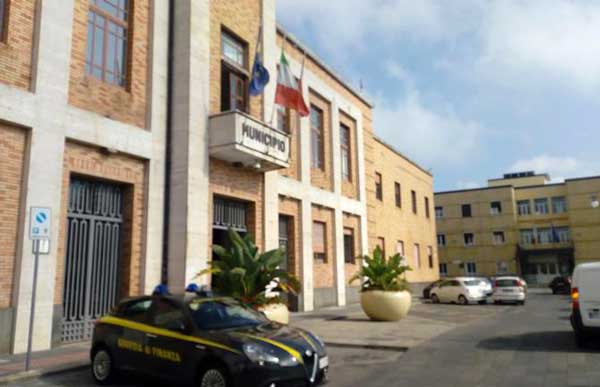 Blitz Gdf in uffici Comune Vibo Valentia, in corso verifiche