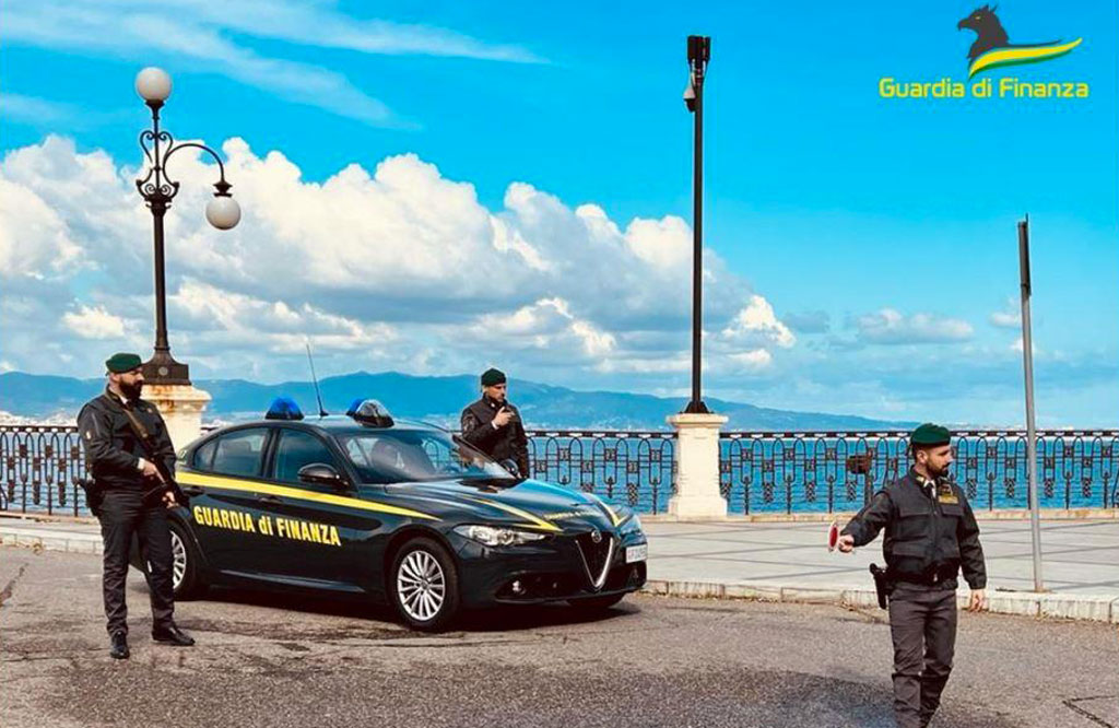 Infiltrazione della ‘ndrangheta nella raccolta scommesse online: sequestrati compendi aziendali e 15 terreni a imprenditore gioiese