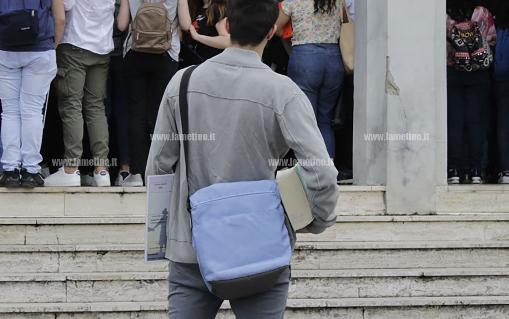 generica-esami-di-maturità_48c87_fda1e_5fb23_945e2.jpg