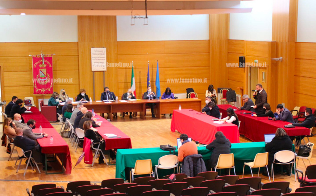 Lamezia, dal Consiglio comunale via libera a modifiche piano riequilibrio finanziario pluriennale
