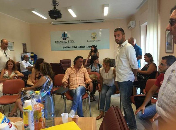 Calabria Etica, il consigliere Gianturco partecipa a occupazione
